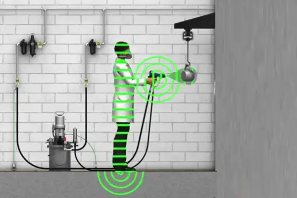 Grounding and electrostatic discharge for powder spraying